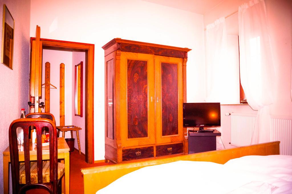 Schlosshotel Hoefingen เลออนแบร์ก ภายนอก รูปภาพ